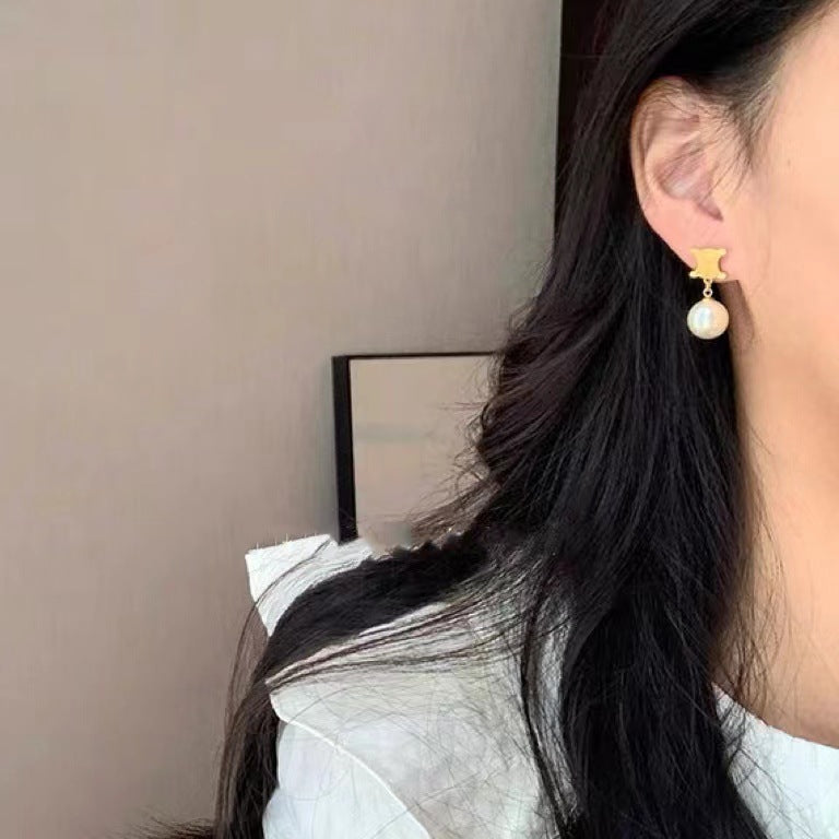 Classic Gold Mailon Triomphe Vintage Pearl Earrings