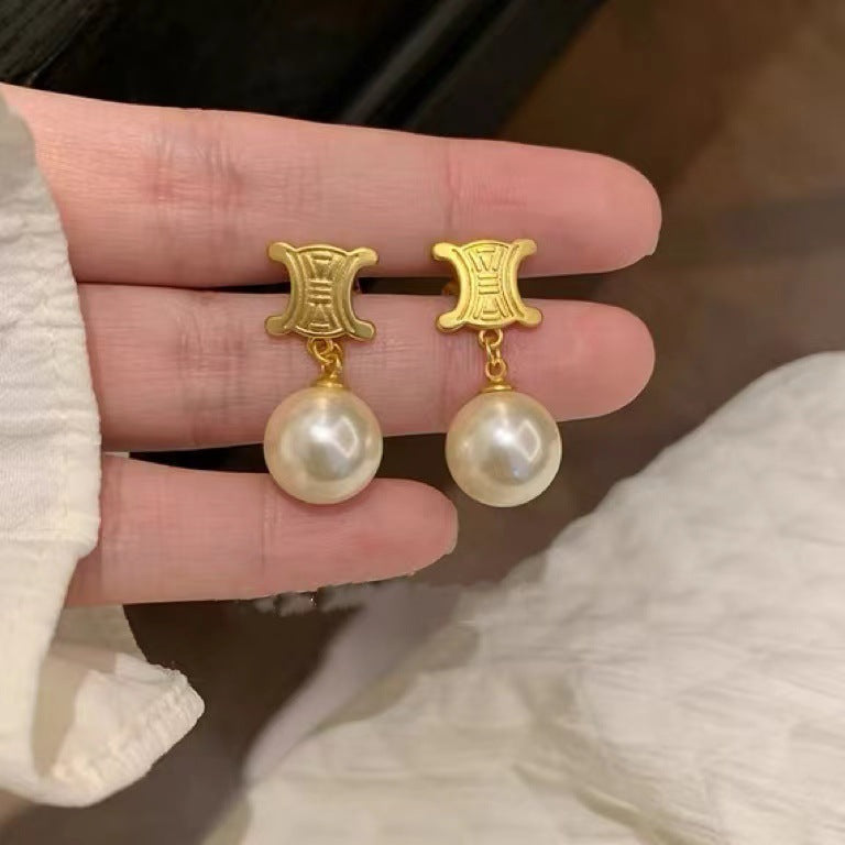 Classic Gold Mailon Triomphe Vintage Pearl Earrings