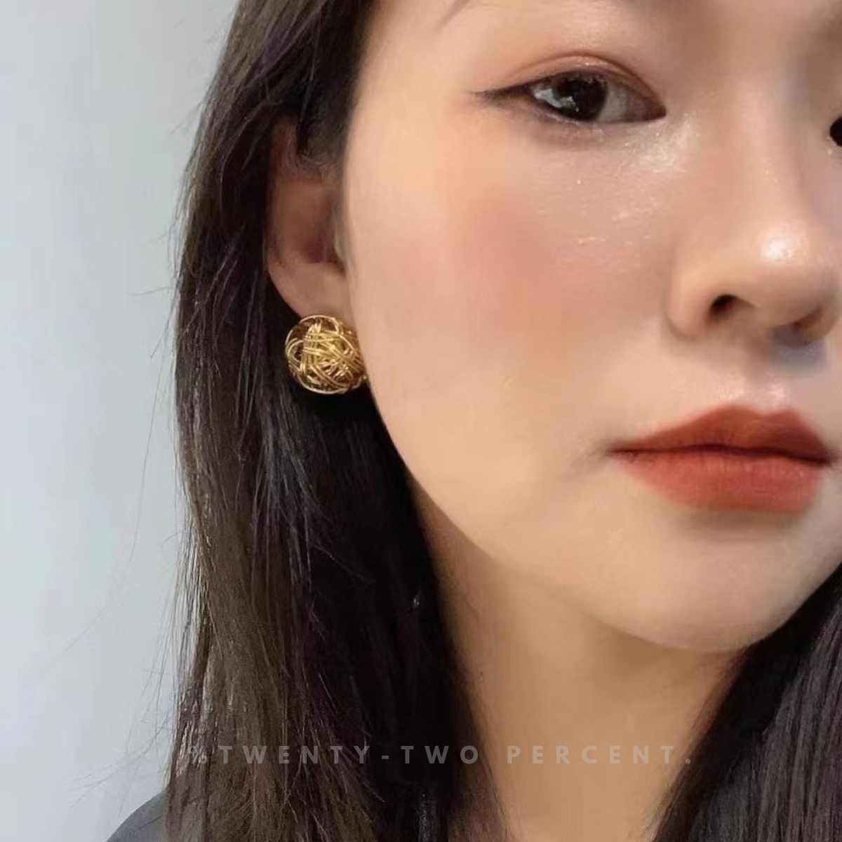 Vintage Retro Gold Metal Twisted Ball Earrings