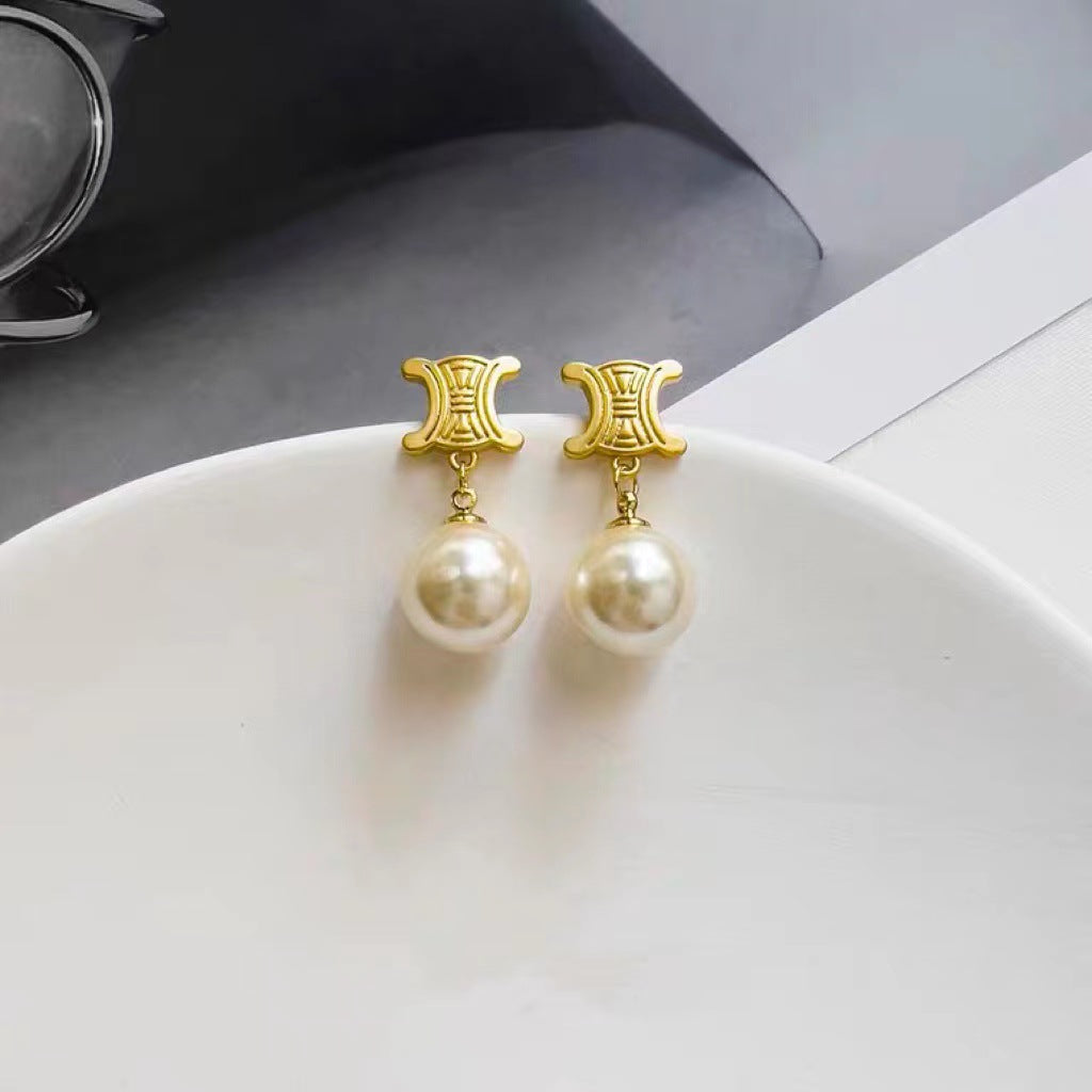 Classic Gold Mailon Triomphe Vintage Pearl Earrings