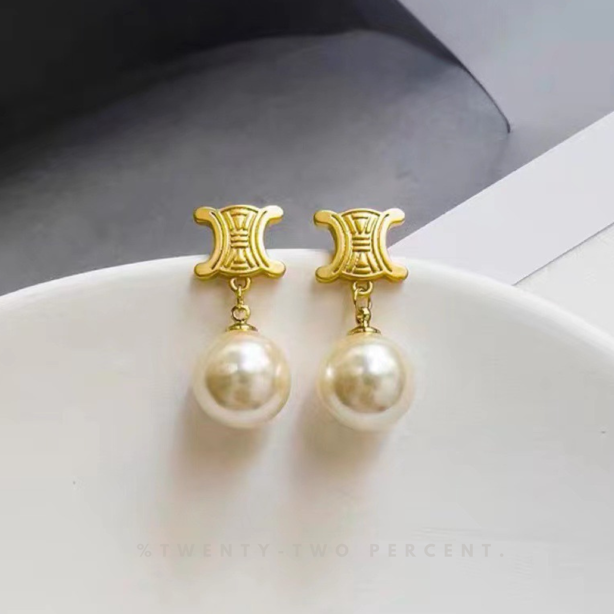 Classic Gold Mailon Triomphe Vintage Pearl Earrings