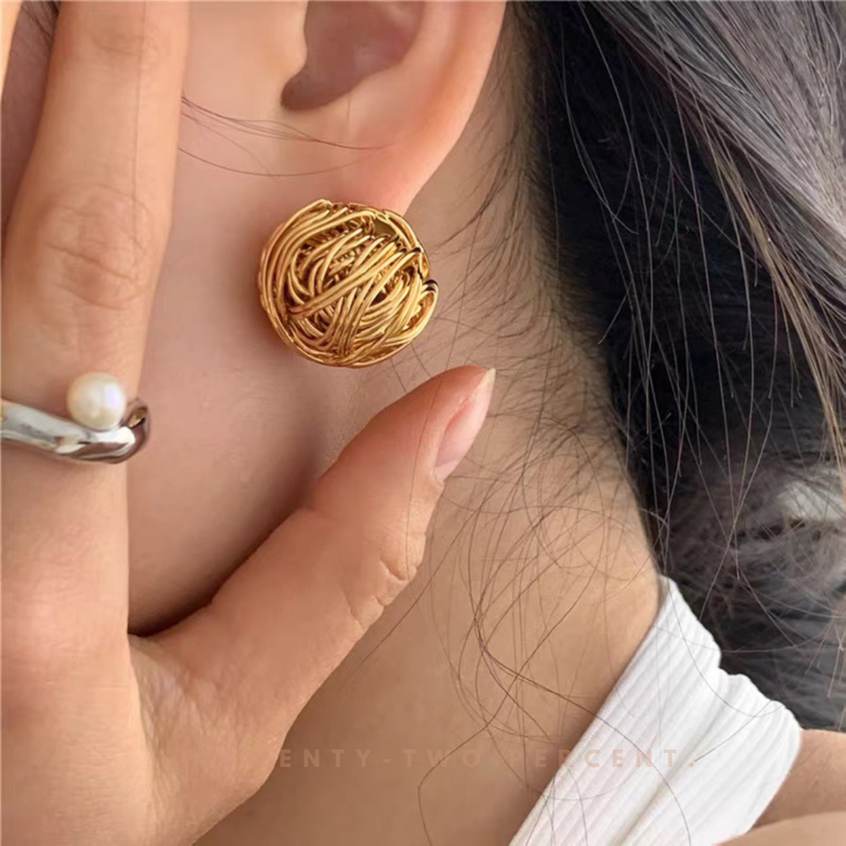 Vintage Retro Gold Metal Twisted Ball Earrings