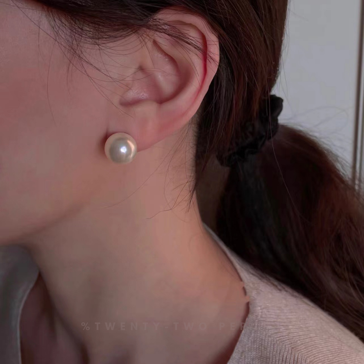 Signature Freshwater Round White Pearl Earrings(10mm/12mm/14mm)