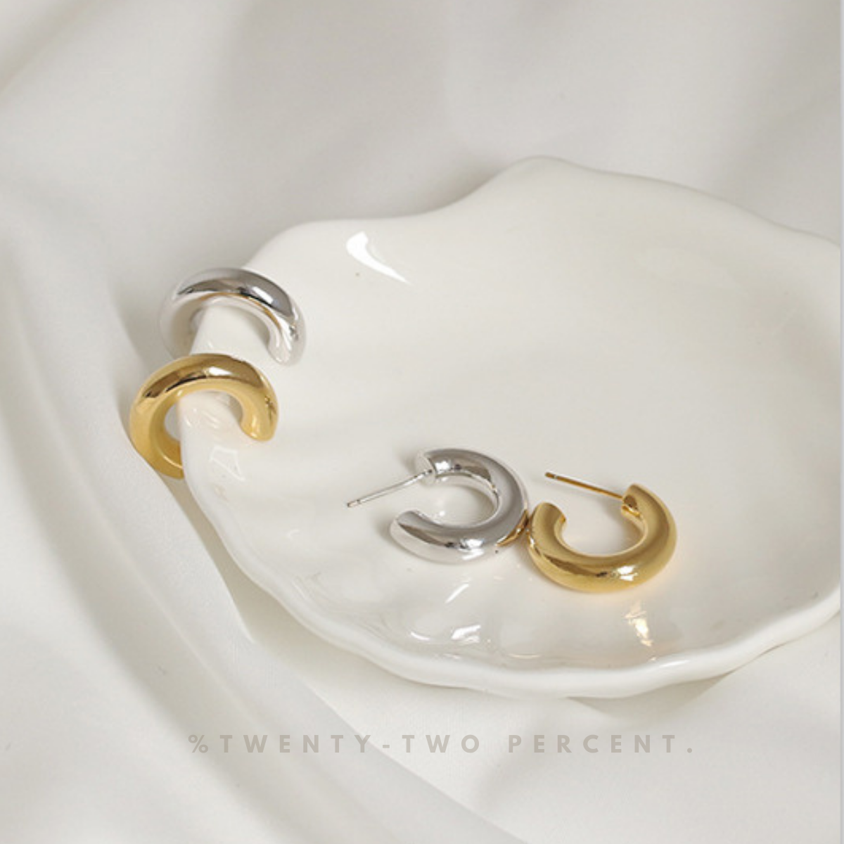Minimalist C-shaped Earrings Silver/Gold