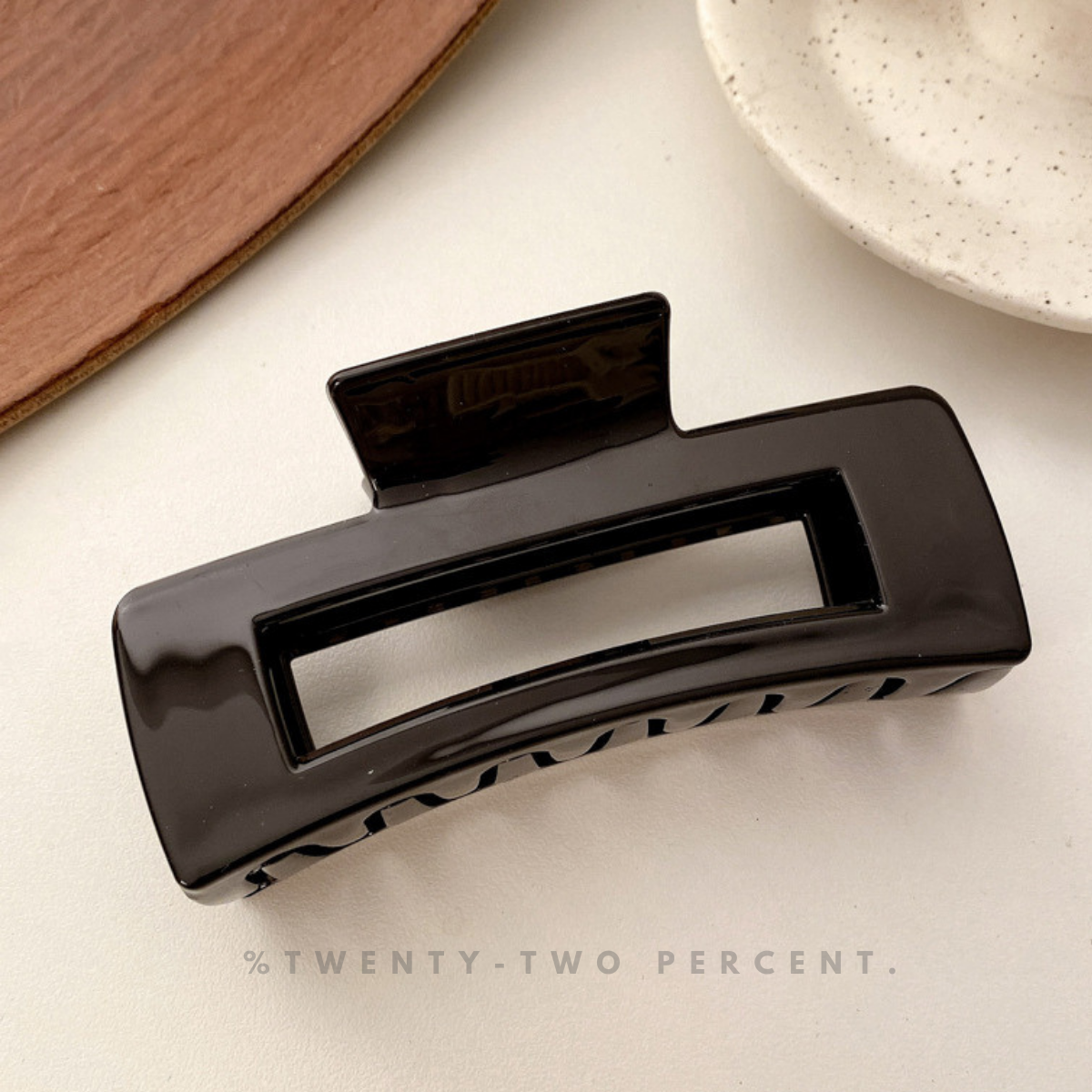 Large Square Black/White Shark Clip