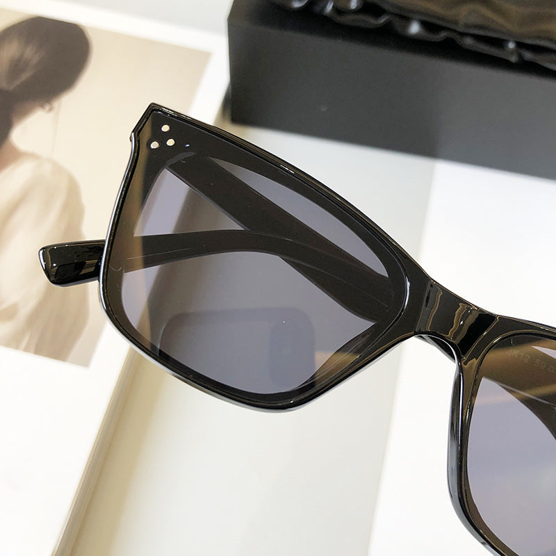 Retro Simple Savi's Look Kitten Eye Sunglasses