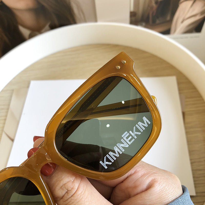 KIMHEKIM Vintage Pumpkin Polarized Letter Sunglasses