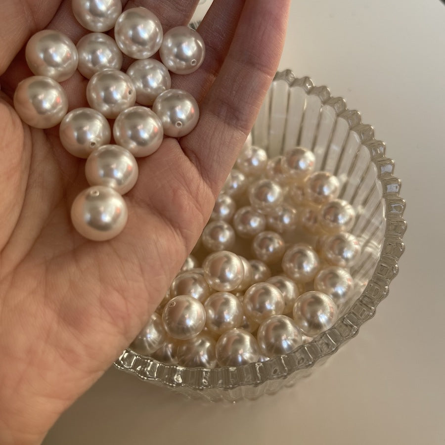 Signature Freshwater Round White Pearl Earrings(10mm/12mm/14mm)