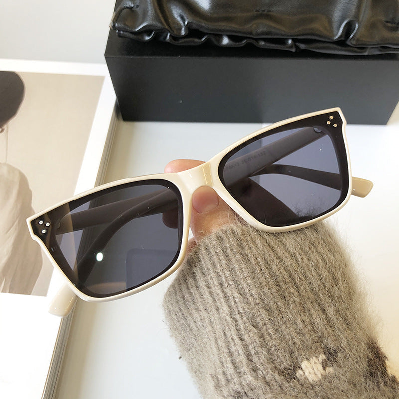 Retro Simple Savi's Look Kitten Eye Sunglasses