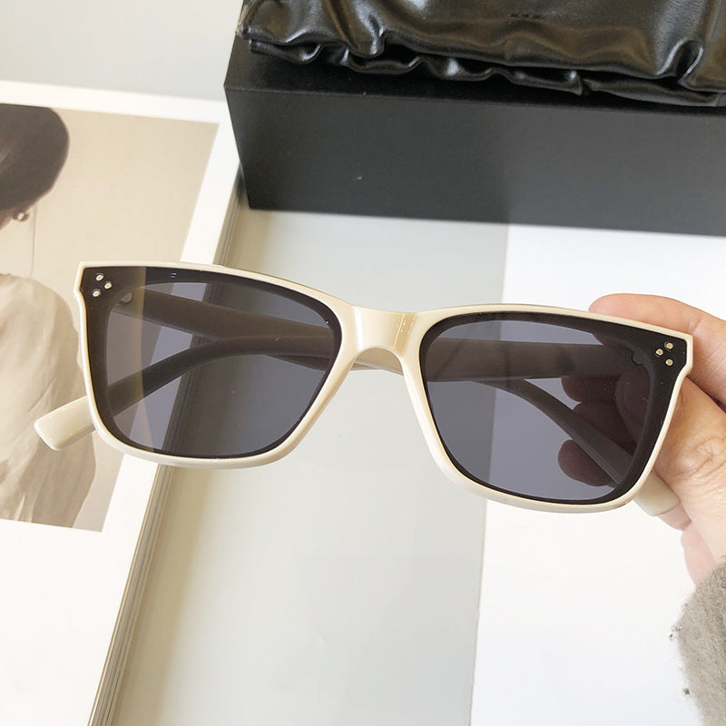 Retro Simple Savi's Look Kitten Eye Sunglasses