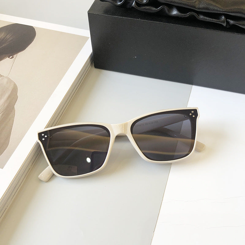 Retro Simple Savi's Look Kitten Eye Sunglasses