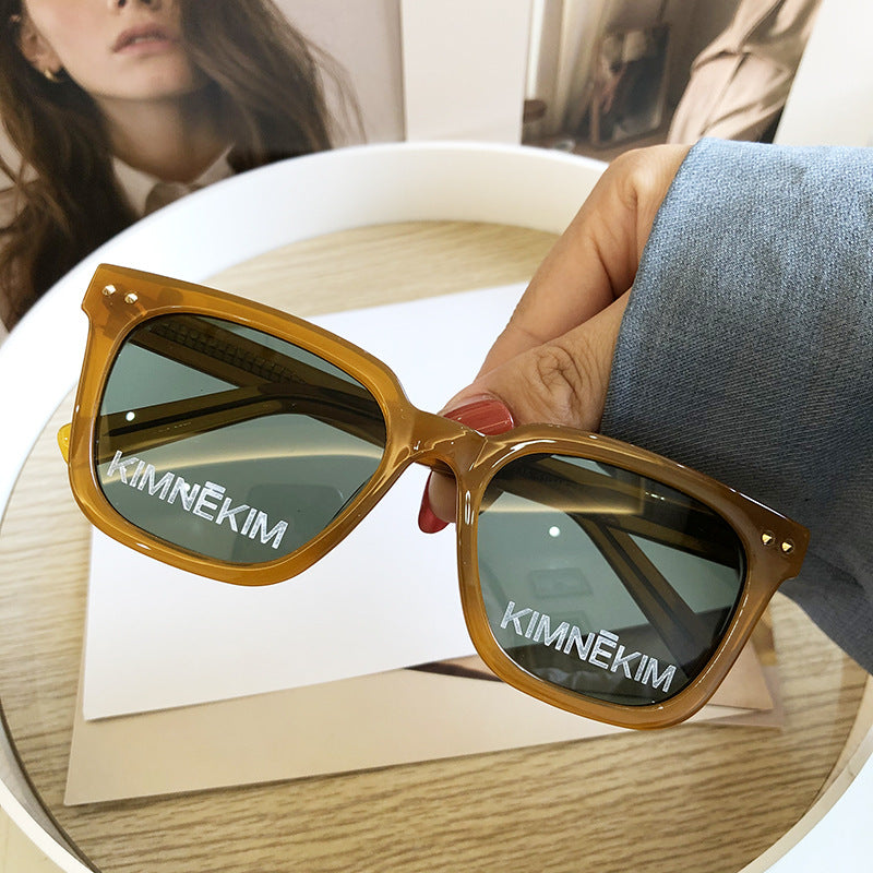 KIMHEKIM Vintage Pumpkin Polarized Letter Sunglasses