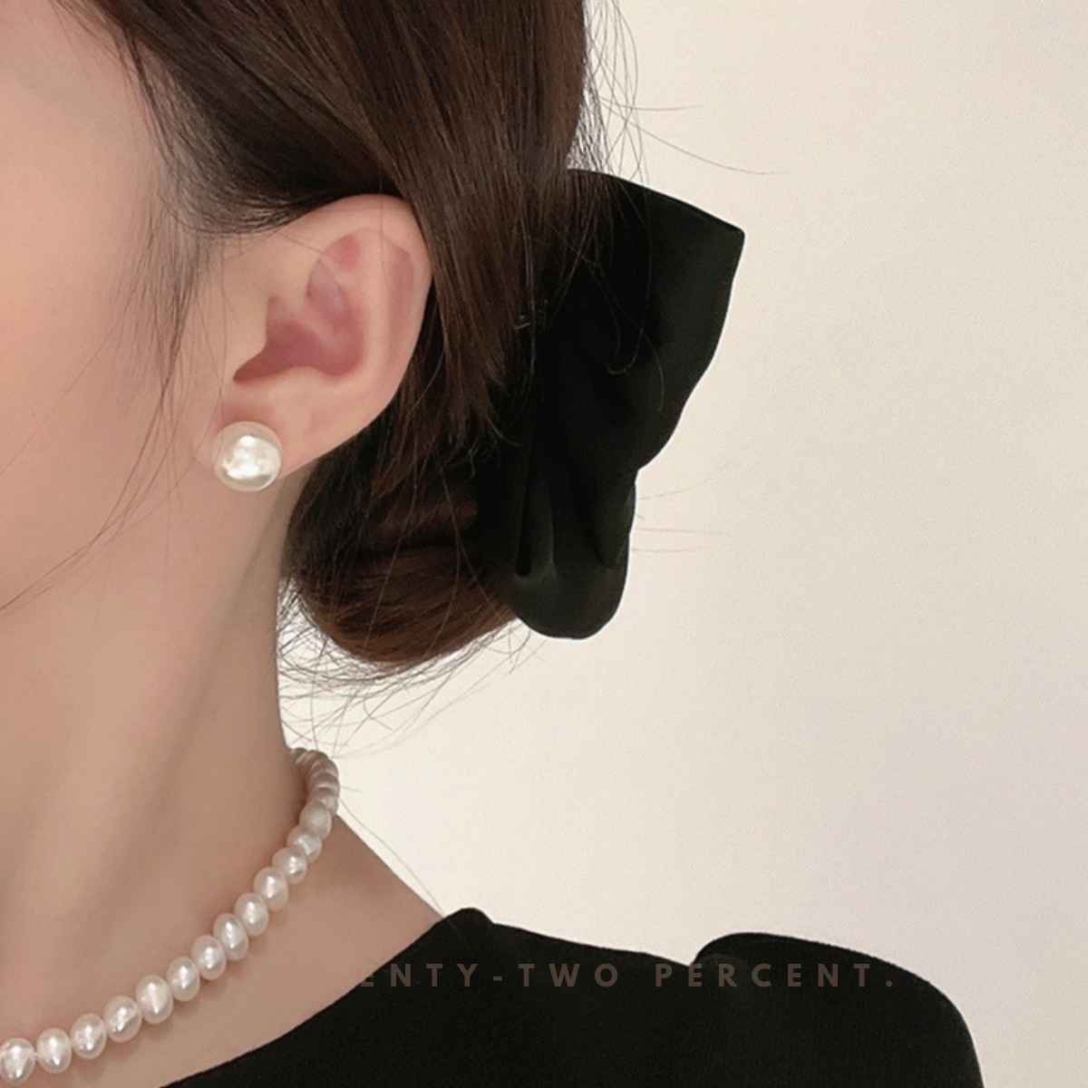 Signature Freshwater Round White Pearl Earrings(10mm/12mm/14mm)