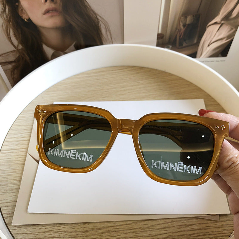 KIMHEKIM Vintage Pumpkin Polarized Letter Sunglasses