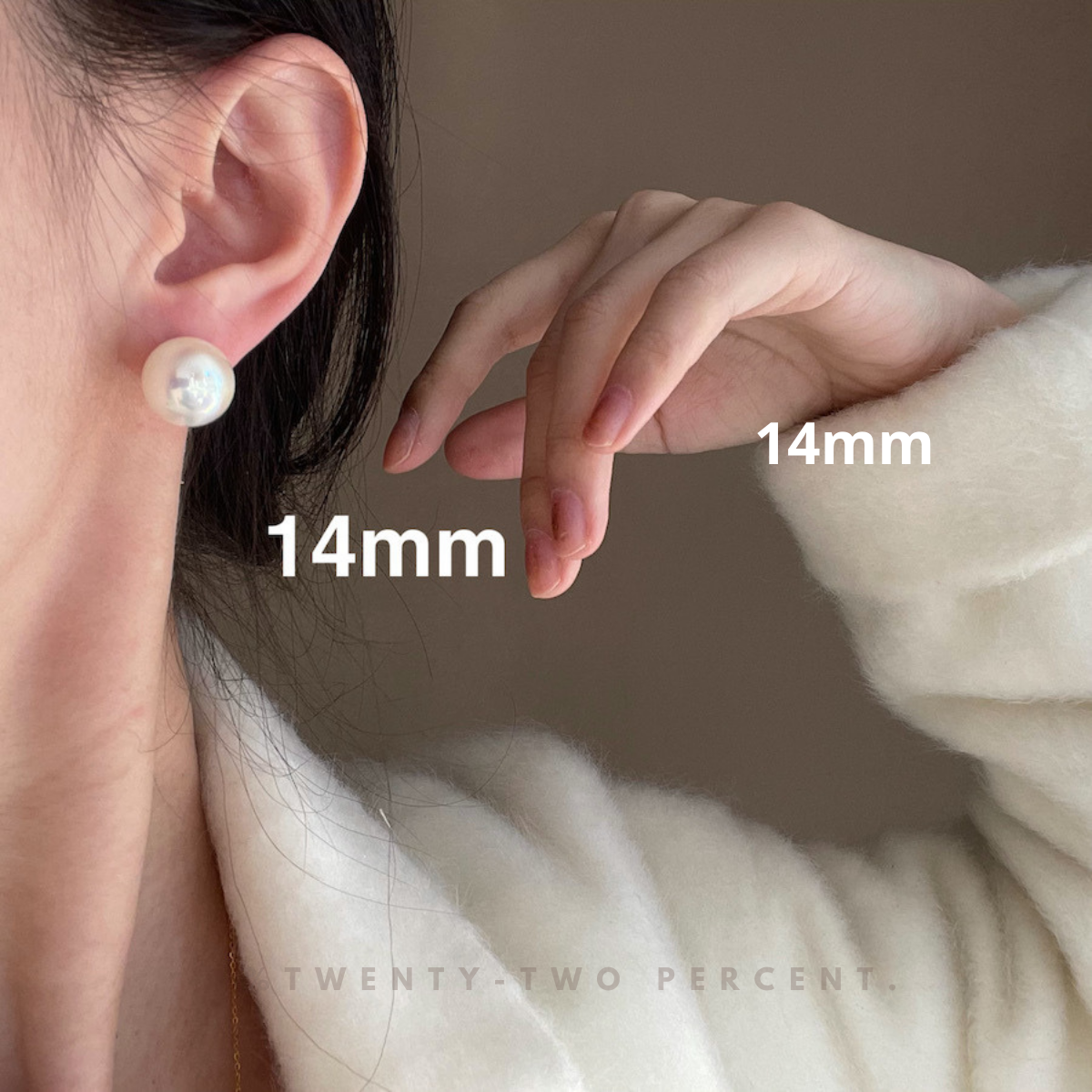 Signature Freshwater Round White Pearl Earrings(10mm/12mm/14mm)