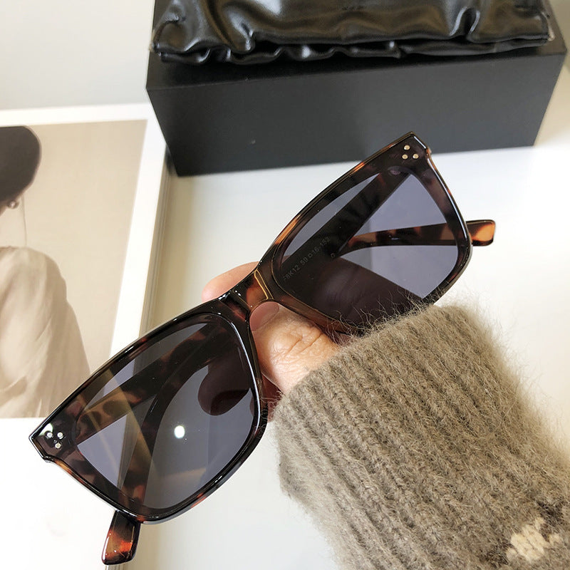 Retro Simple Savi's Look Kitten Eye Sunglasses